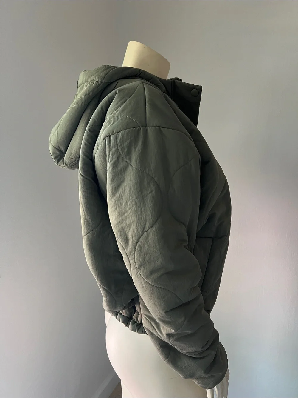 Prana Encinitas Olive Quilted Hooded Puffer Jacket. Size Medium. - Picture 6 of 9